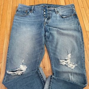 Levis 501 CT size 31, lighter medium blue wash.